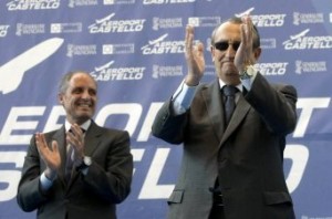 El ex presidente de la Generalitat, Francisco Camps (i), y el presidente de la Diputación y presidente de Aerocas, Carlos Fabra, durante la inauguración hace un año del aeropuerto de Castellón.