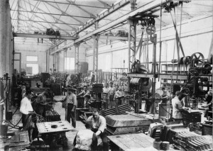 Fábrica catalana (1929). Durante los siglos XIX y XX los industriales catalanes consiguieron que el Estado impusiera fuertes aranceles a las importaciones.