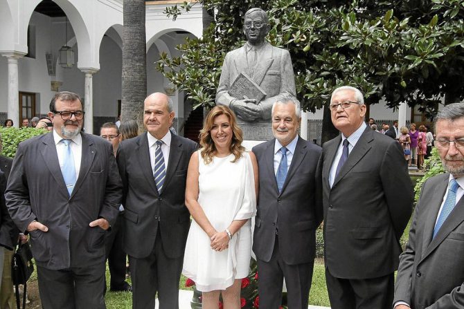 Susana Díaz, con los ex presidentes de la Junta de Andalucía