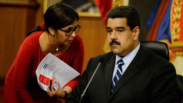 La canciller venezolana, Delcy Rodríguez, y el presidente Nicolás Maduro