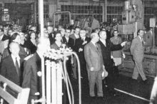 Inauguración de la fábrica de Barcelona por Francisco Franco